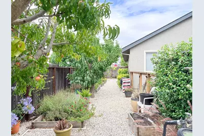 814 Capistrano Drive, Suisun City, CA 94585 - Photo 39