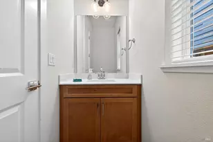 341 Cornell St, Windsor, CA 9549 - Photo 21