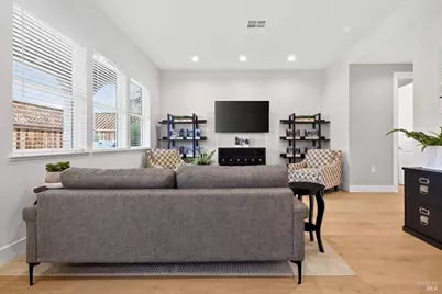 361 Cornell Street, Windsor, CA 9549 - Photo 5