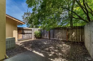 1113 Grove Cir, Benicia, CA 94510 - Photo 17