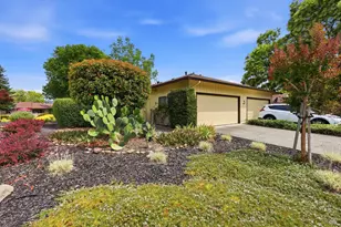 318 Twin Lakes Dr, Santa Rosa, CA 95409 - Photo 1