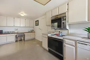 318 Twin Lakes Dr, Santa Rosa, CA 95409 - Photo 9