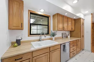 1103 Michigan Dr, Santa Rosa, CA 95405 - Photo 9