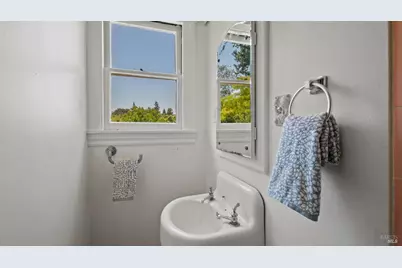 2 Grandview Avenue, Petaluma, CA 94952 - Photo 19
