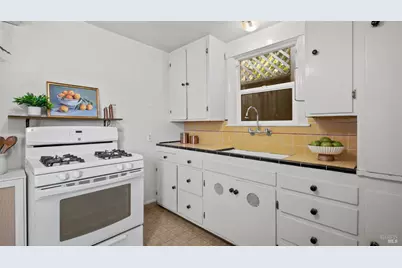 2 Grandview Avenue, Petaluma, CA 94952 - Photo 31