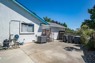 709 Palermo Dr, Suisun City, CA 94585 - Photo 37