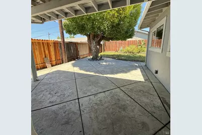 218 E Wyoming Street, Fairfield, CA 94533 - Photo 3