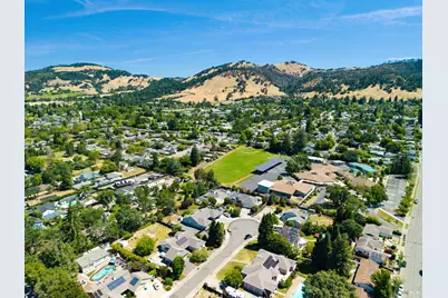 612 Benjamins Court, Santa Rosa, CA 95409 - Photo 77