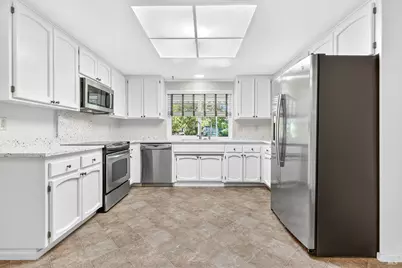 358 Twin Lakes Drive, Santa Rosa, CA 95409 - Photo 15