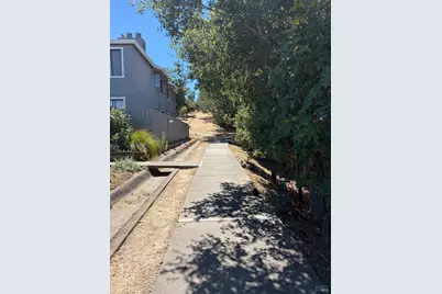 81 Scottsdale Way, Novato, CA 94947 - Photo 23