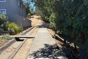 81 Scottsdale Way, Novato, CA 94947 - Photo 23