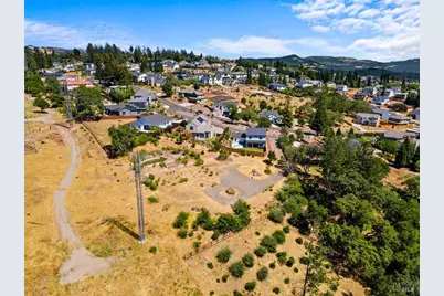 3687 Wyndemere Circle, Santa Rosa, CA 95403 - Photo 5