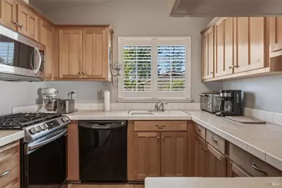 261 Hermosa Circle, Santa Rosa, CA 95409 - Photo 13