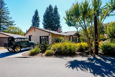 2049 W F Street, Napa, CA 94558 - Photo 5