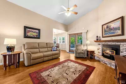 561 Shady Glen Avenue, Vacaville, CA 95688 - Photo 17