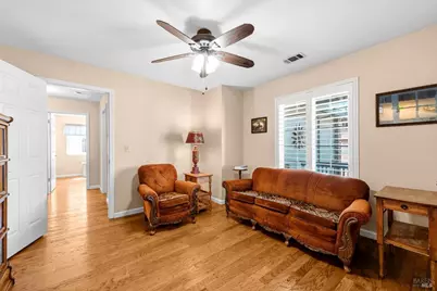 561 Shady Glen Avenue, Vacaville, CA 95688 - Photo 37