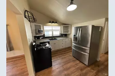 138 W 6th Street, Santa Rosa, CA 95401 - Photo 13