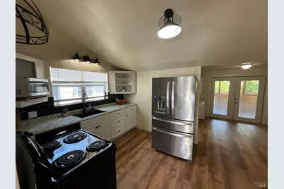 138 W 6th Street, Santa Rosa, CA 95401 - Photo 11
