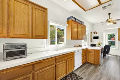 401 Marvin Gardens Drive, Vacaville, CA 95687 - Photo 29