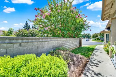 401 Marvin Gardens Drive, Vacaville, CA 95687 - Photo 15