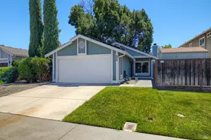 896 Meadowhawk Dr, Vacaville, CA 95687 - Photo 1