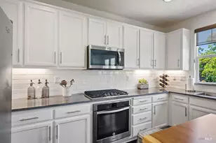 8424 Bennington Ct, Vallejo, CA 94591 - Photo 13