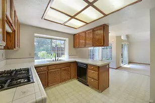 2126 St Augustine Cir, Petaluma, CA 94954 - Photo 11