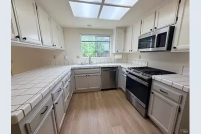 1195 Exeter Drive, Santa Rosa, CA 95402 - Photo 9