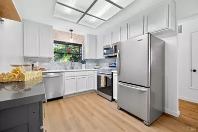 188 Escallonia Drive, Novato, CA 94945 - Photo 15