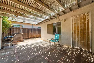 341 Grape Street, Vacaville, CA 95688 - Photo 33