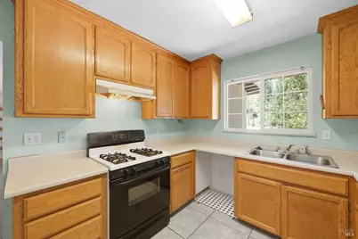 341 Grape Street, Vacaville, CA 95688 - Photo 15