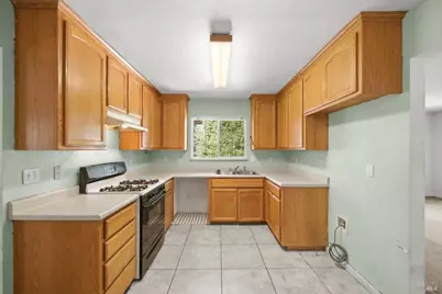 341 Grape Street, Vacaville, CA 95688 - Photo 11