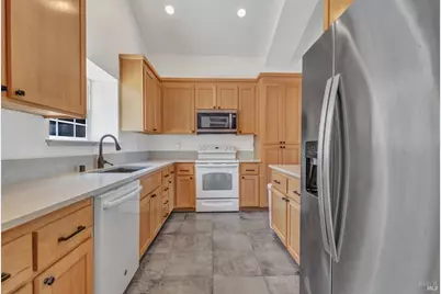 371 Woodstock Circle, Vacaville, CA 95687 - Photo 13