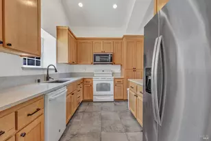 371 Woodstock Cir, Vacaville, CA 95687 - Photo 13