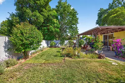 1102 Burbank Avenue, Santa Rosa, CA 95407 - Photo 29