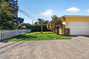 1102 Burbank Ave, Santa Rosa, CA 95407 - Photo 3