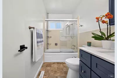 1102 Burbank Avenue, Santa Rosa, CA 95407 - Photo 17