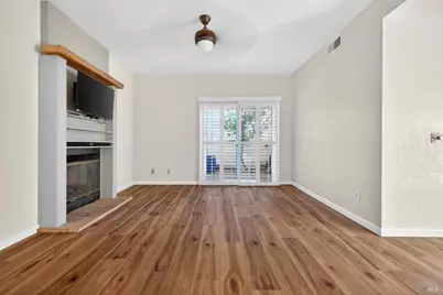 2757 Lakeview Drive, Santa Rosa, CA 95405 - Photo 3
