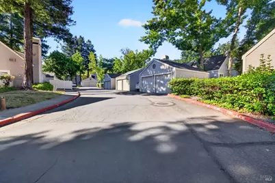 2757 Lakeview Drive, Santa Rosa, CA 95405 - Photo 45
