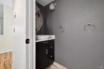 2757 Lakeview Drive, Santa Rosa, CA 95405 - Photo 13