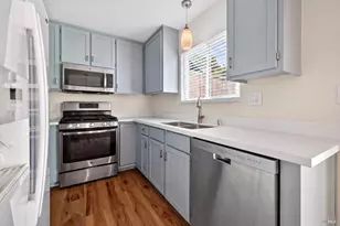 2757 Lakeview Dr, Santa Rosa, CA 95405 - Photo 9