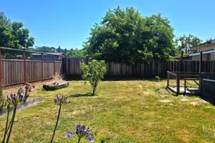 221 Terrace Blvd, Healdsburg, CA 95448 - Photo 19