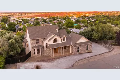 2136 Vineyard Hills Court, Vacaville, CA 95688 - Photo 81