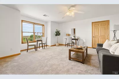 2136 Vineyard Hills Court, Vacaville, CA 95688 - Photo 43