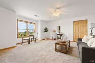 2136 Vineyard Hills Ct, Vacaville, CA 95688 - Photo 43