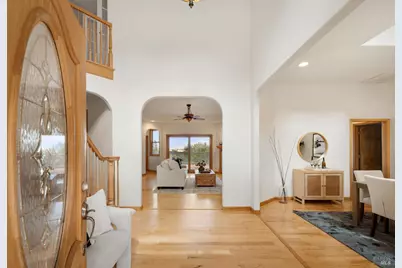 2136 Vineyard Hills Court, Vacaville, CA 95688 - Photo 9