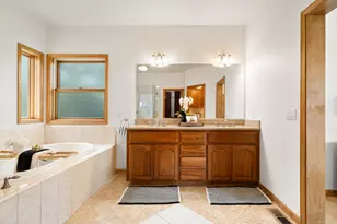 2136 Vineyard Hills Ct, Vacaville, CA 95688 - Photo 35