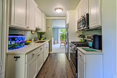 112 Surrey Lane, San Rafael, CA 94903 - Photo 9