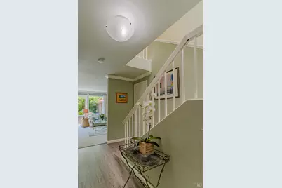 112 Surrey Lane, San Rafael, CA 94903 - Photo 5