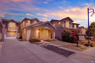 1882 Hummingbird Dr, Fairfield, CA 94534 - Photo 1